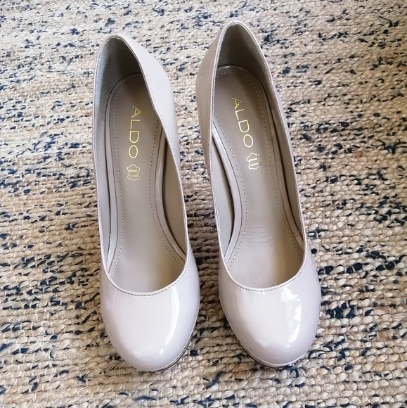 Nude Aldo Heels/Pumps, size 7.5 - Picture 5 of 7